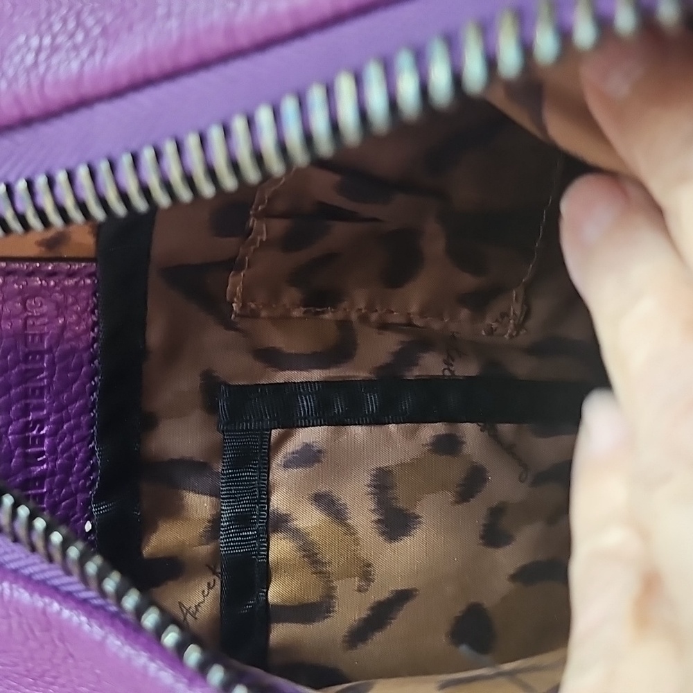 Aimee Kestenberg Stylish Purple Women's Leather Backpack. Comfy On. - Picture 10 of 12
